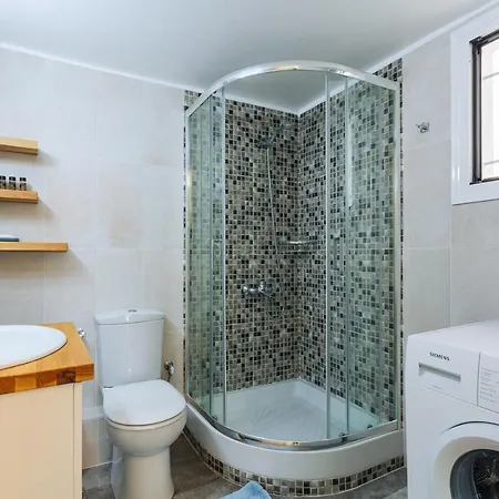 Upscale Modern Escape In The Historic Center 아파트