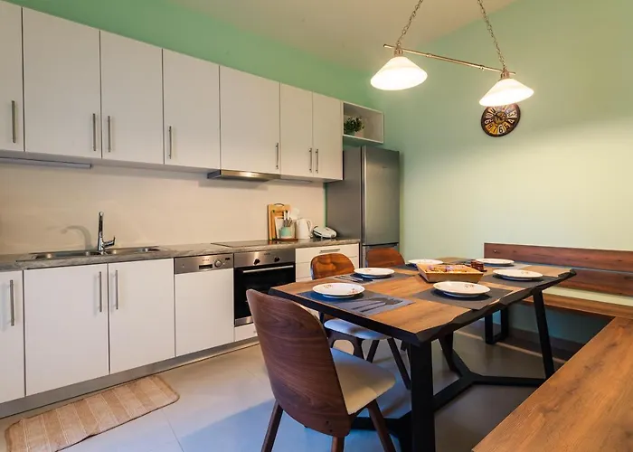 Upscale Modern Escape In The Historic Center Kalamáta