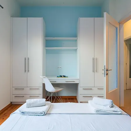 Upscale Modern Escape In The Historic Center Apartment